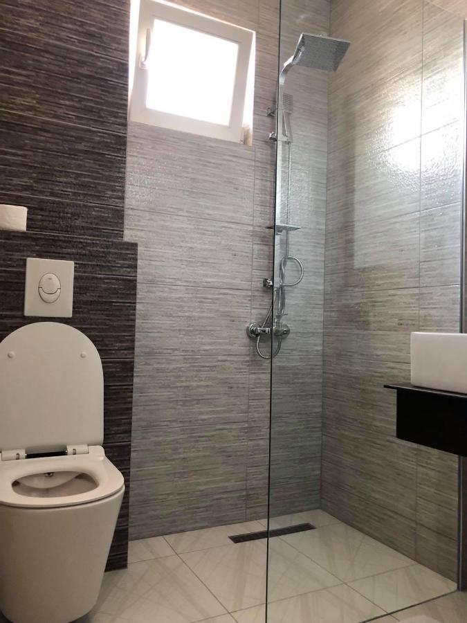 Hotel Dardani Косовська Митровиця Екстер'єр фото