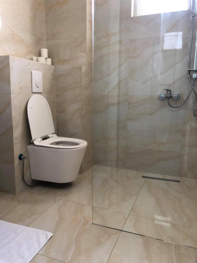 Hotel Dardani Косовська Митровиця Екстер'єр фото